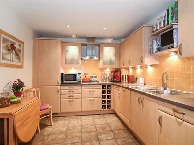 Kitchen: